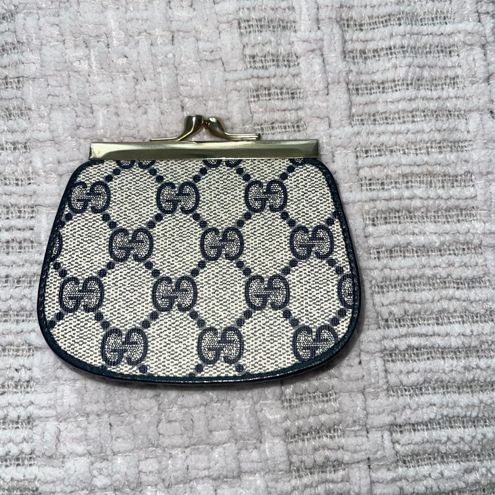 Gucci Black and Cream Monogram coin purse - Picture 2 of 5